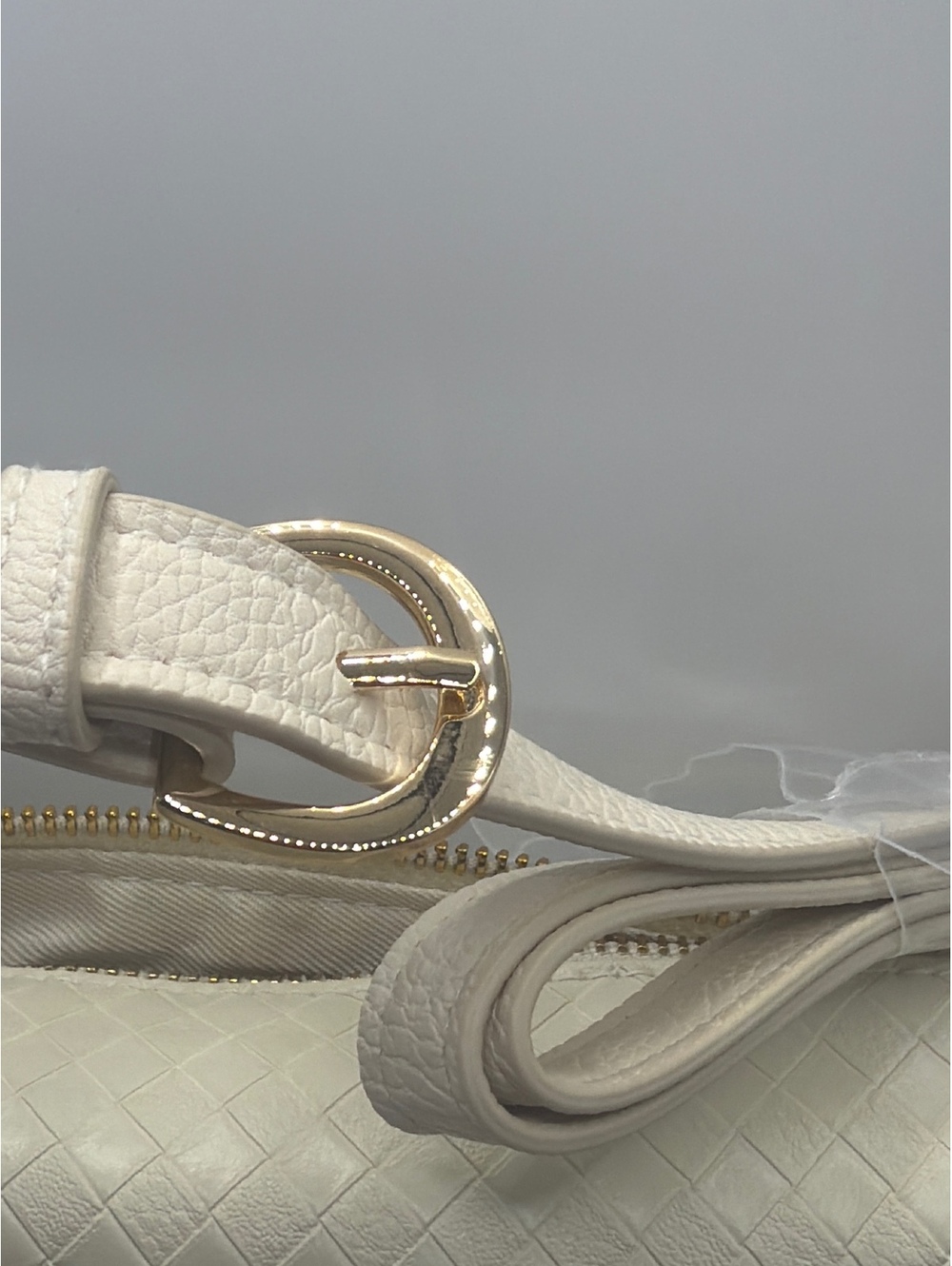 Universal Thread Off-White Textured Shoulder Bag - Picture 3 of 7